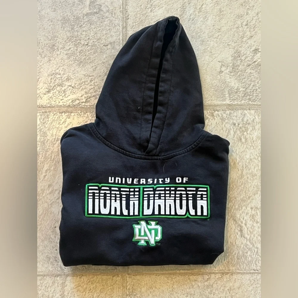 University of North Dakota UND Hoodie Youth Medium (10–12) Black & Green